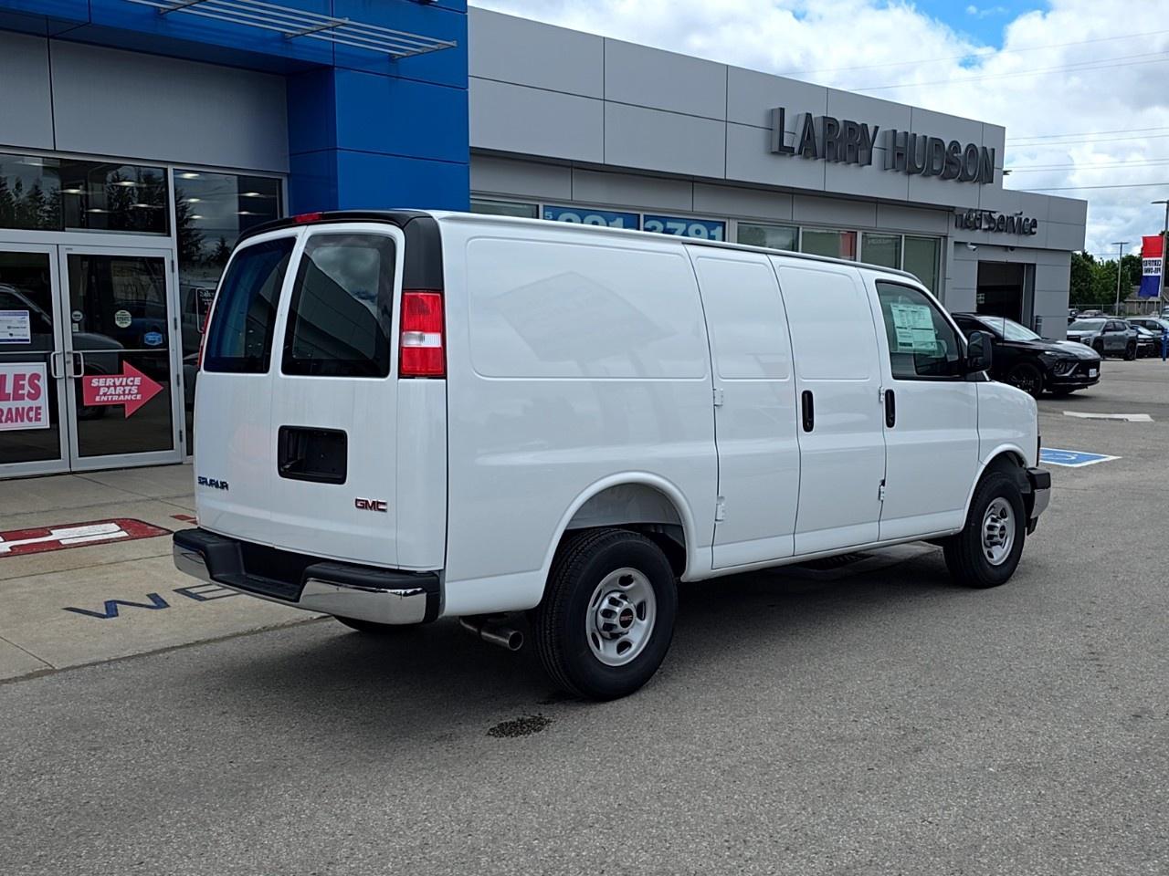 2026 GMC Savana Cargo Van 2500 Regular Wheelbase Rear-Wheel Drive Photo