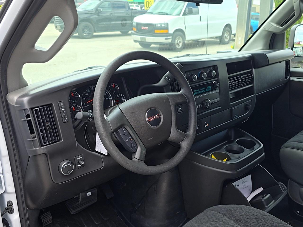 2026 GMC Savana Cargo Van 2500 Regular Wheelbase Rear-Wheel Drive Photo