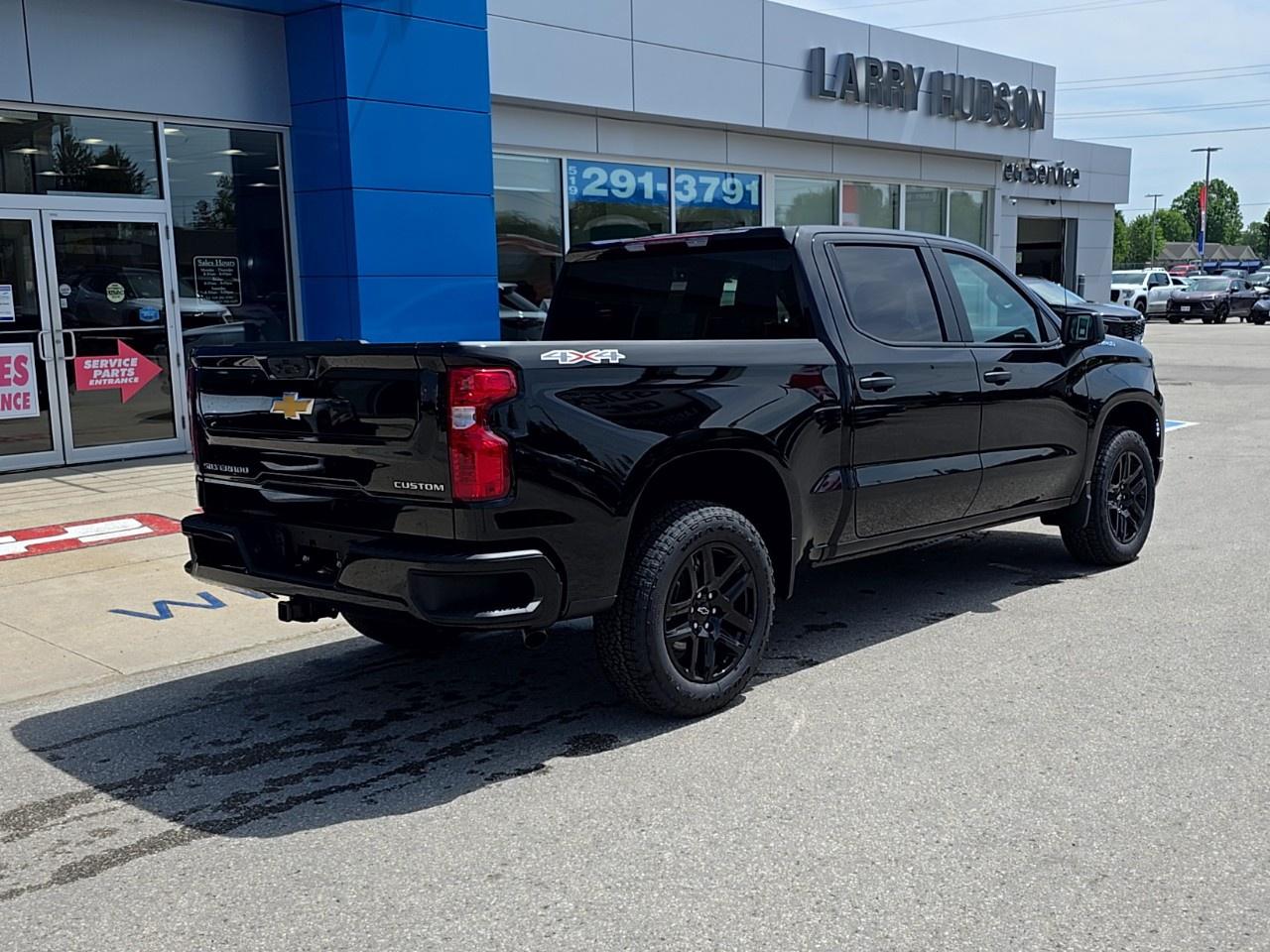 2026 Chevrolet Silverado 1500 Crew Cab Short Box 4-Wheel Drive Custom Photo2