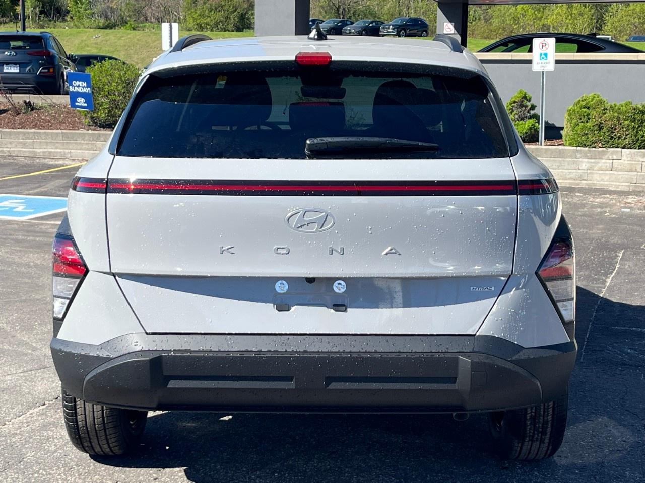 2026 Hyundai KONA 2.0L Preferred AWD Photo4