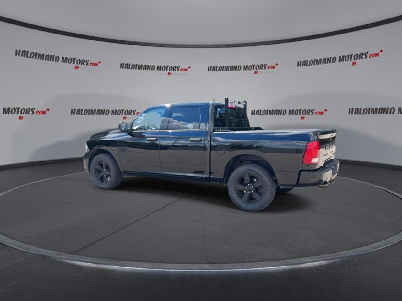 2022 RAM 1500 Classic Express Crew Cab 5'7 Box 4x4 | One Owner | No Accidents Photo