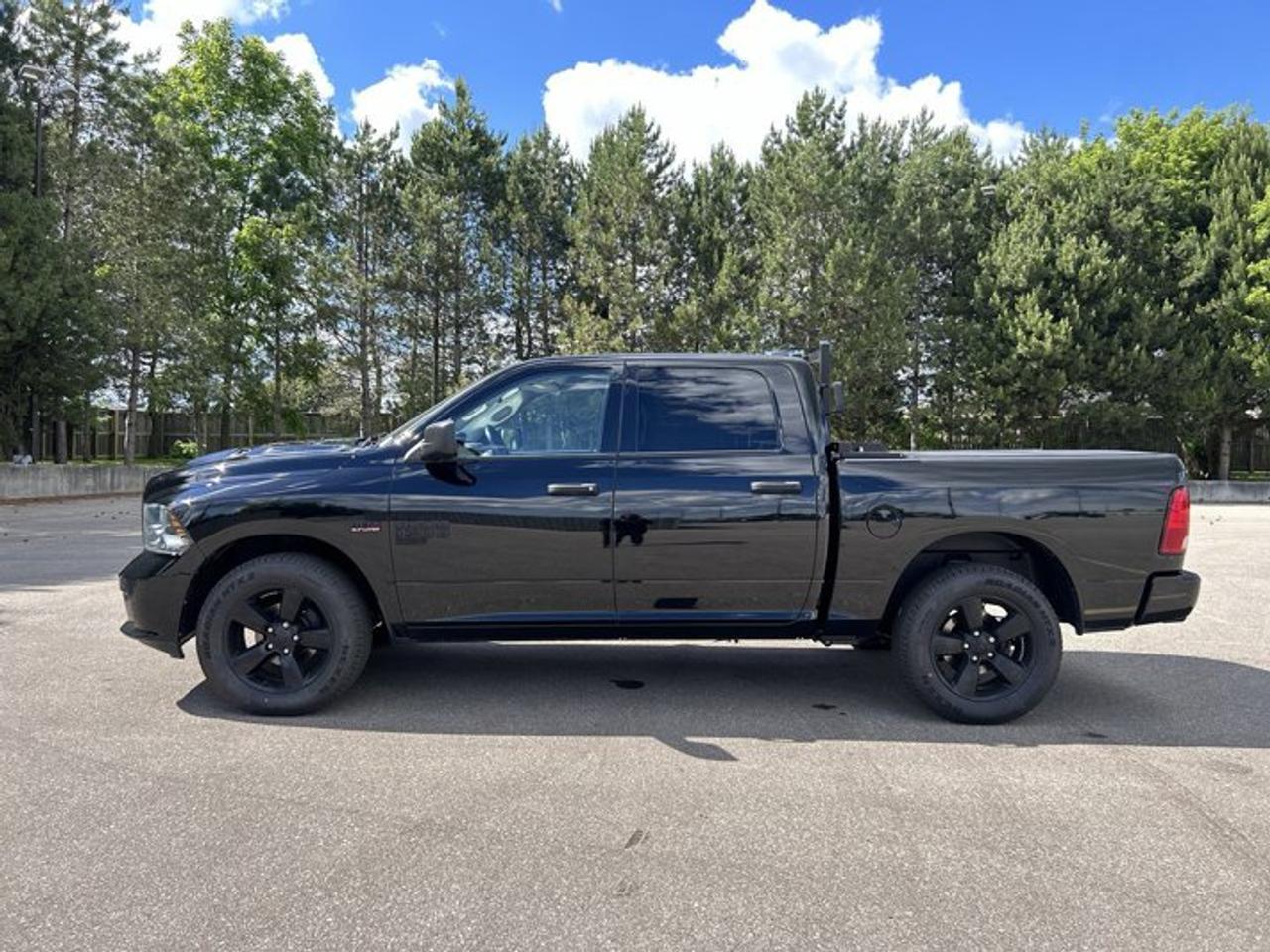 2022 RAM 1500 Classic Express Crew Cab 5'7 Box 4x4 | One Owner | No Accidents Photo