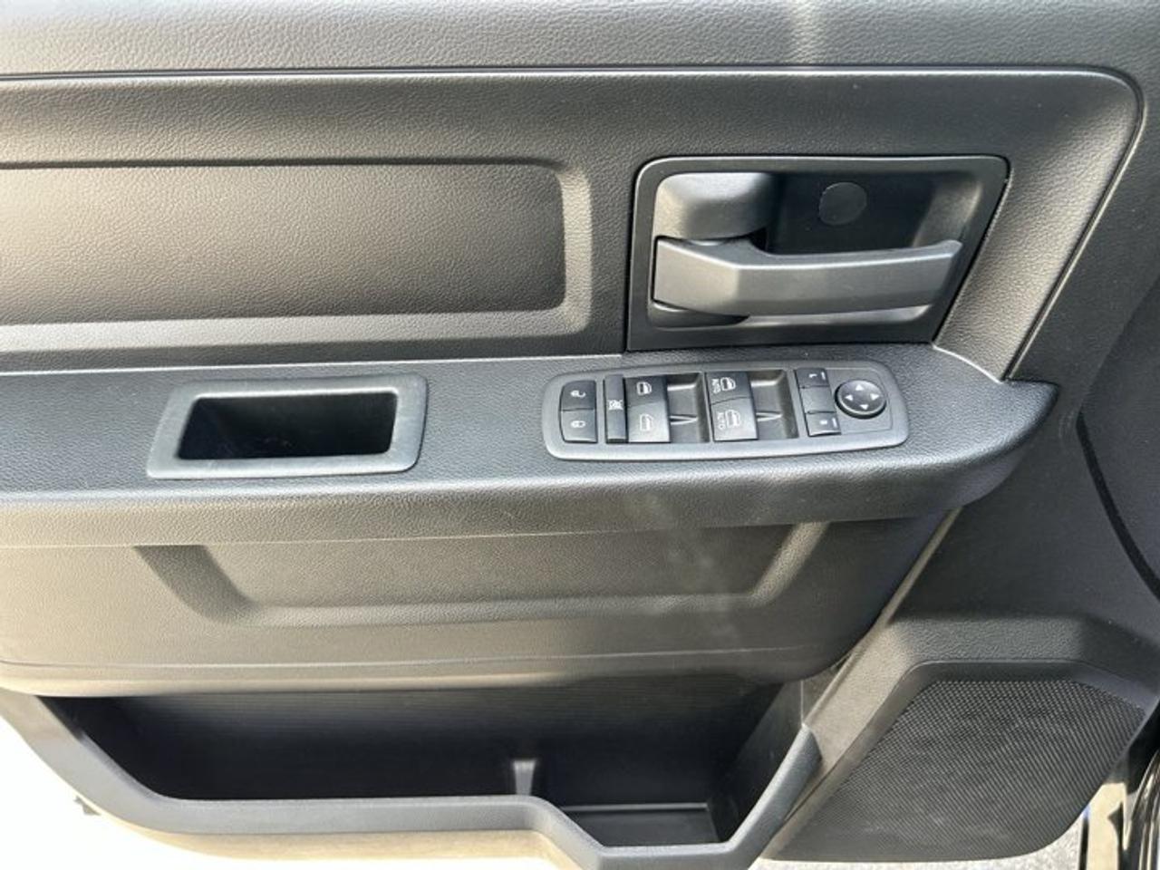 2022 RAM 1500 Classic Express Crew Cab 5'7 Box 4x4 | One Owner | No Accidents Photo