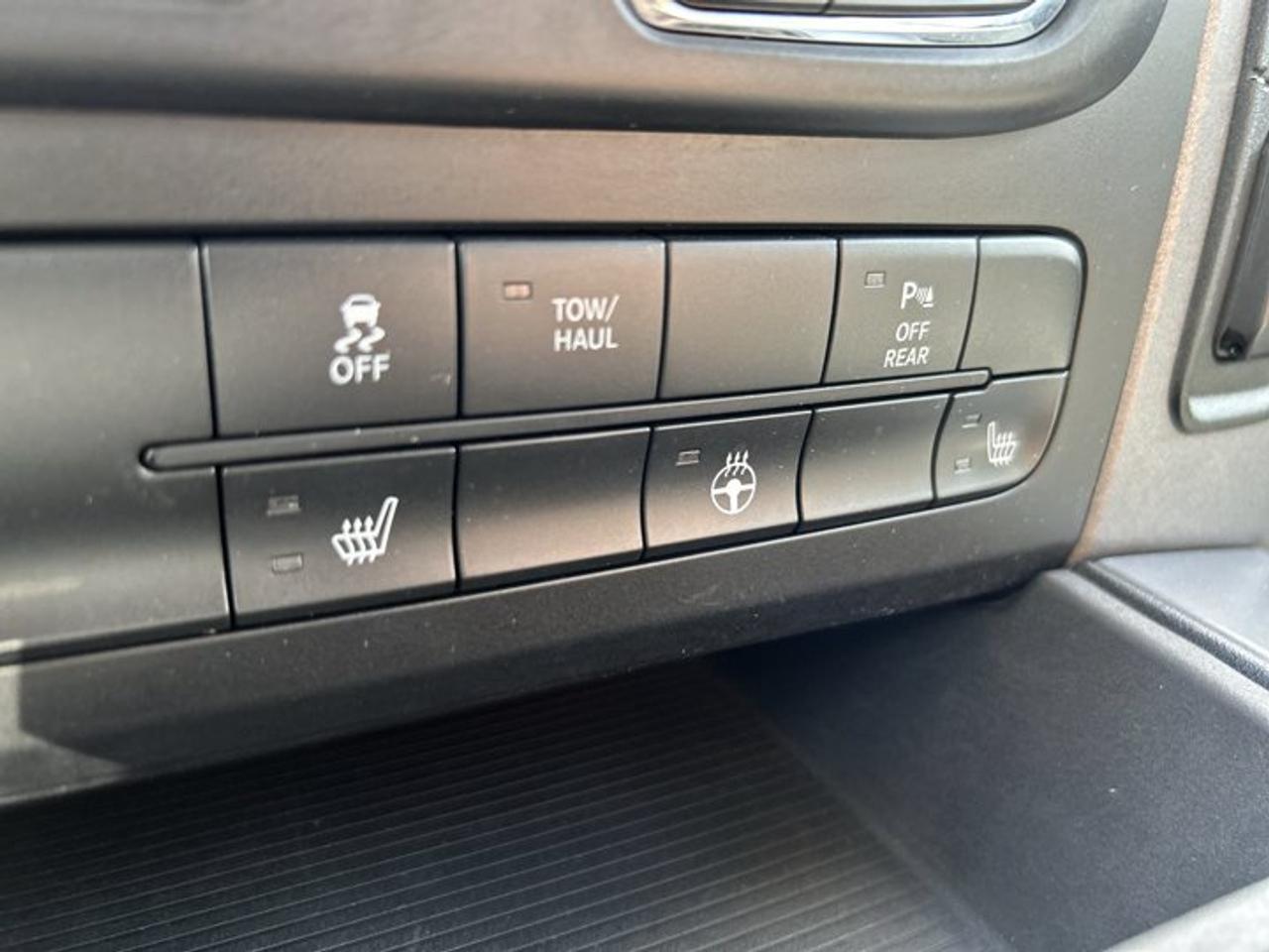2022 RAM 1500 Classic Express Crew Cab 5'7 Box 4x4 | One Owner | No Accidents Photo