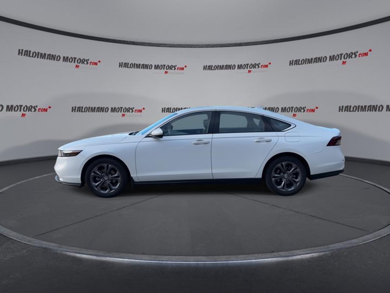 2024 Honda Accord Sedan EX 2WD | Sunroof Photo4