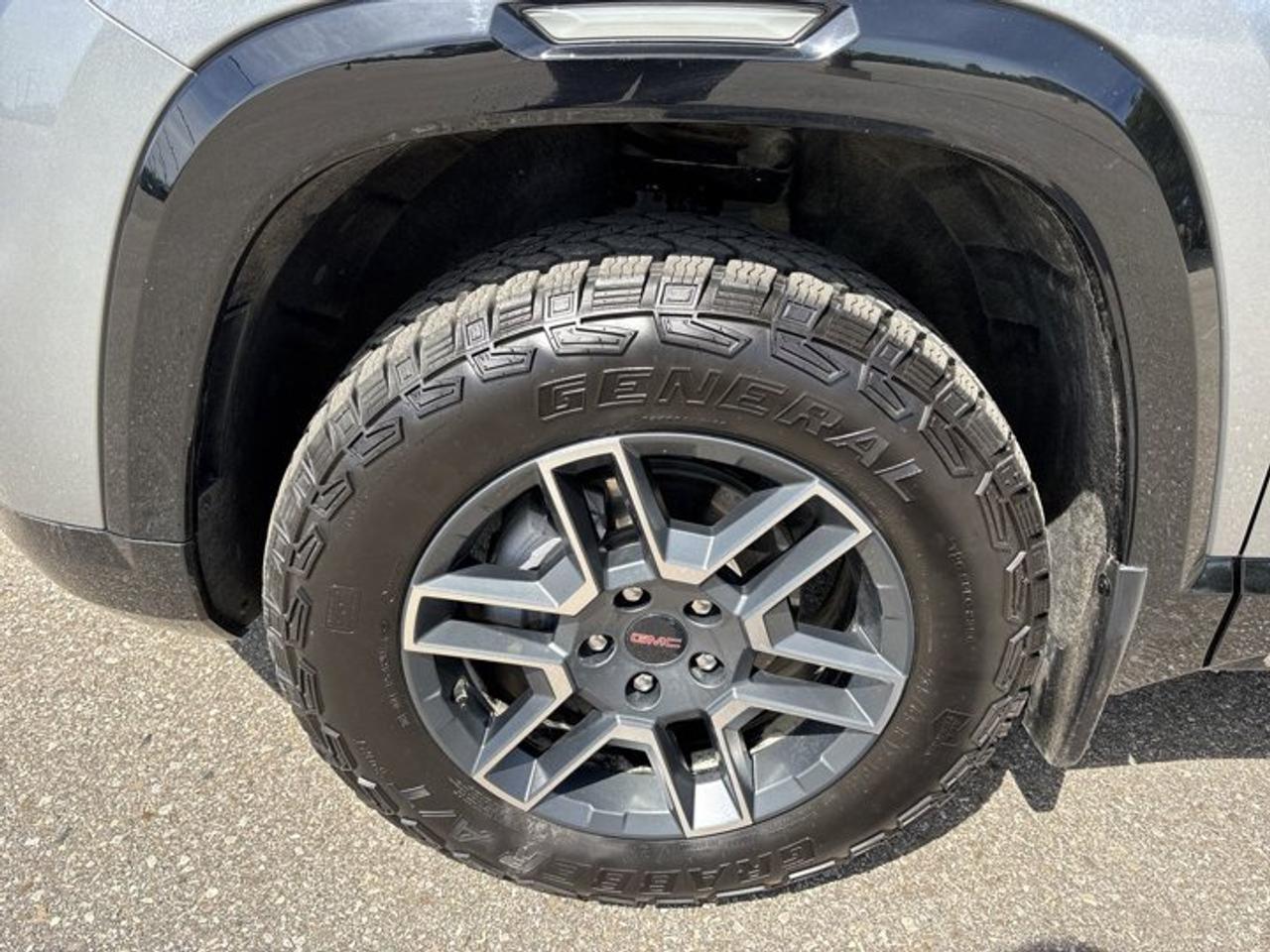 2026 GMC Terrain AT4 AWD | No Accidents | Panoramic Sunroof | Heated Steering Photo