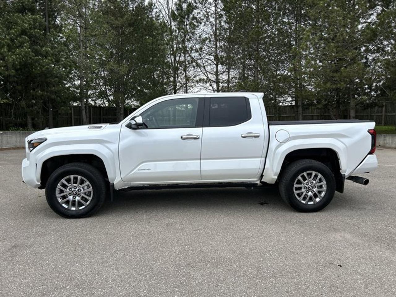2025 Toyota Tacoma Limited Double Cab 5' Bed Hybrid 4x4 | Sunroof Photo