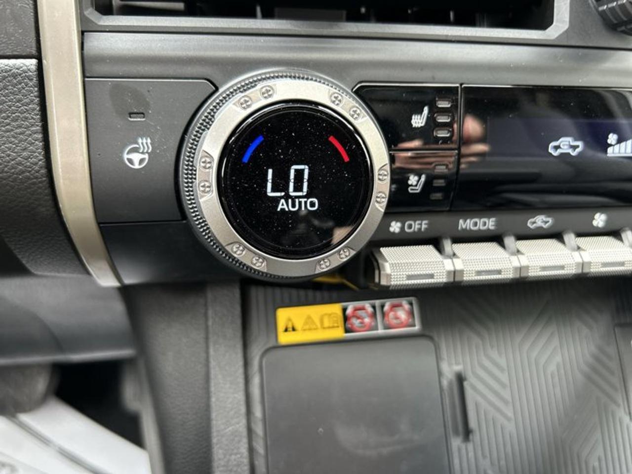 2025 Toyota Tacoma Limited Double Cab 5' Bed Hybrid 4x4 | Sunroof Photo