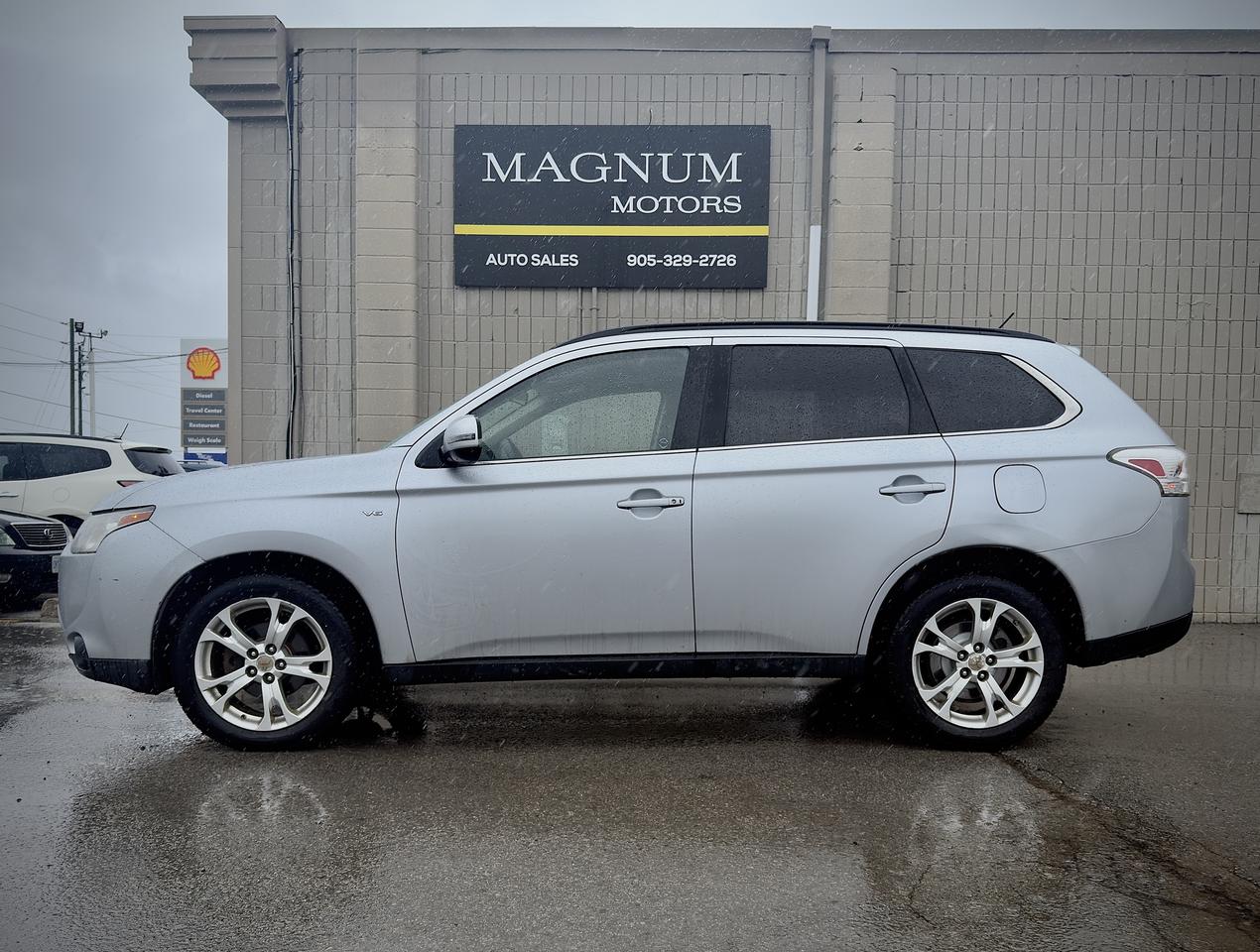 2014 Mitsubishi Outlander GT - NO ACCIDENTS Photo