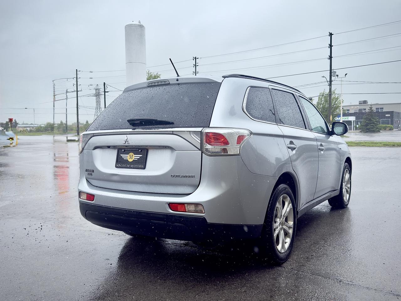2014 Mitsubishi Outlander GT - NO ACCIDENTS Photo