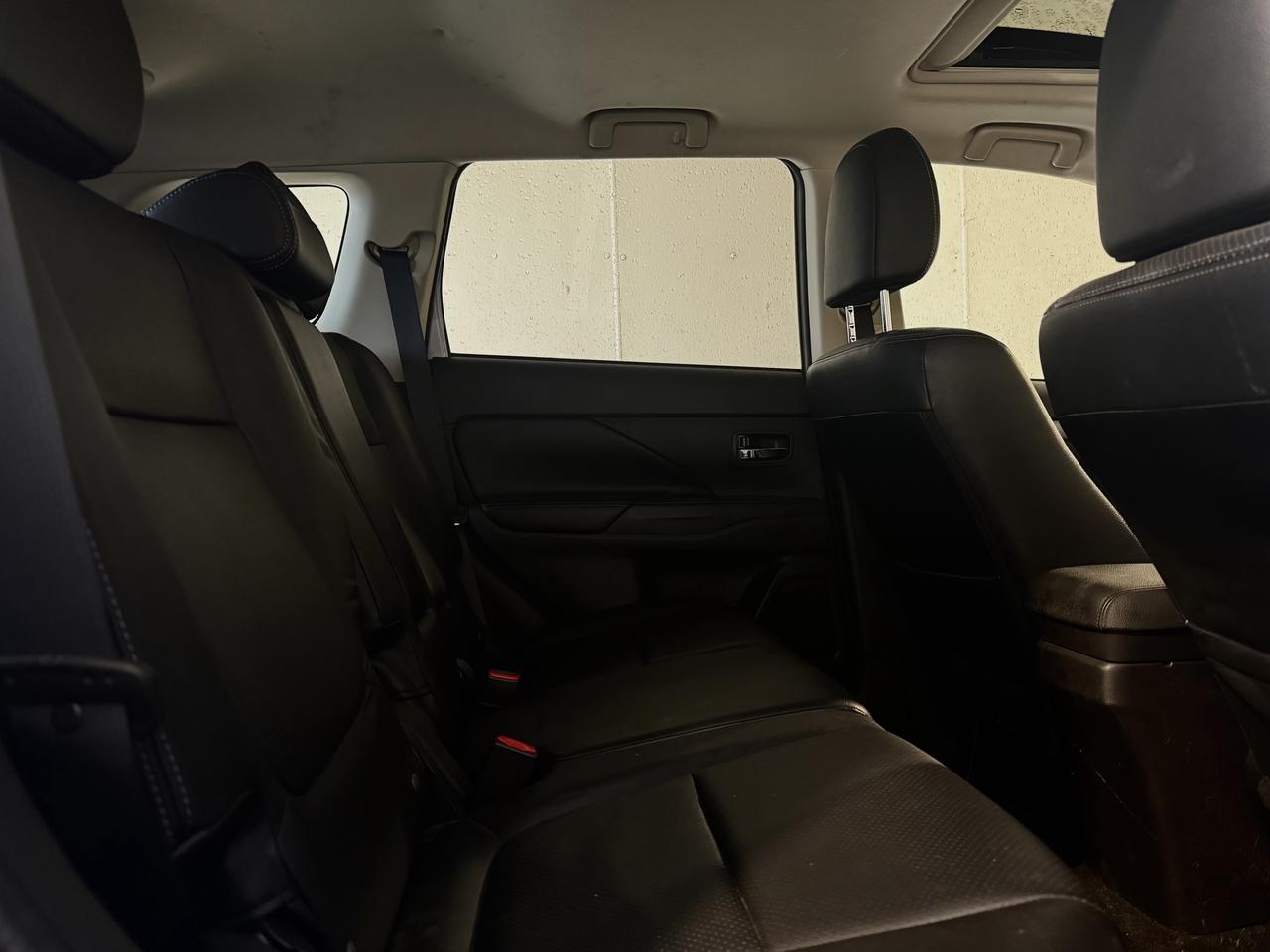 2014 Mitsubishi Outlander GT - NO ACCIDENTS Photo