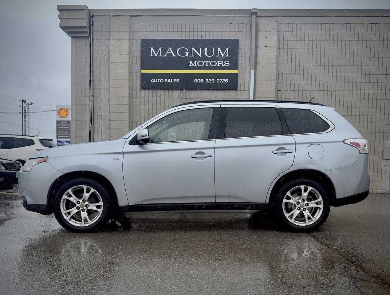 2014 Mitsubishi Outlander GT - NO ACCIDENTS Photo