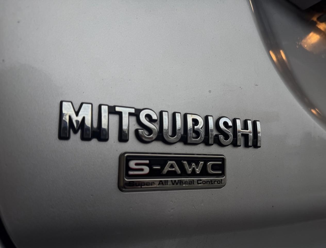 2014 Mitsubishi Outlander GT - NO ACCIDENTS Photo