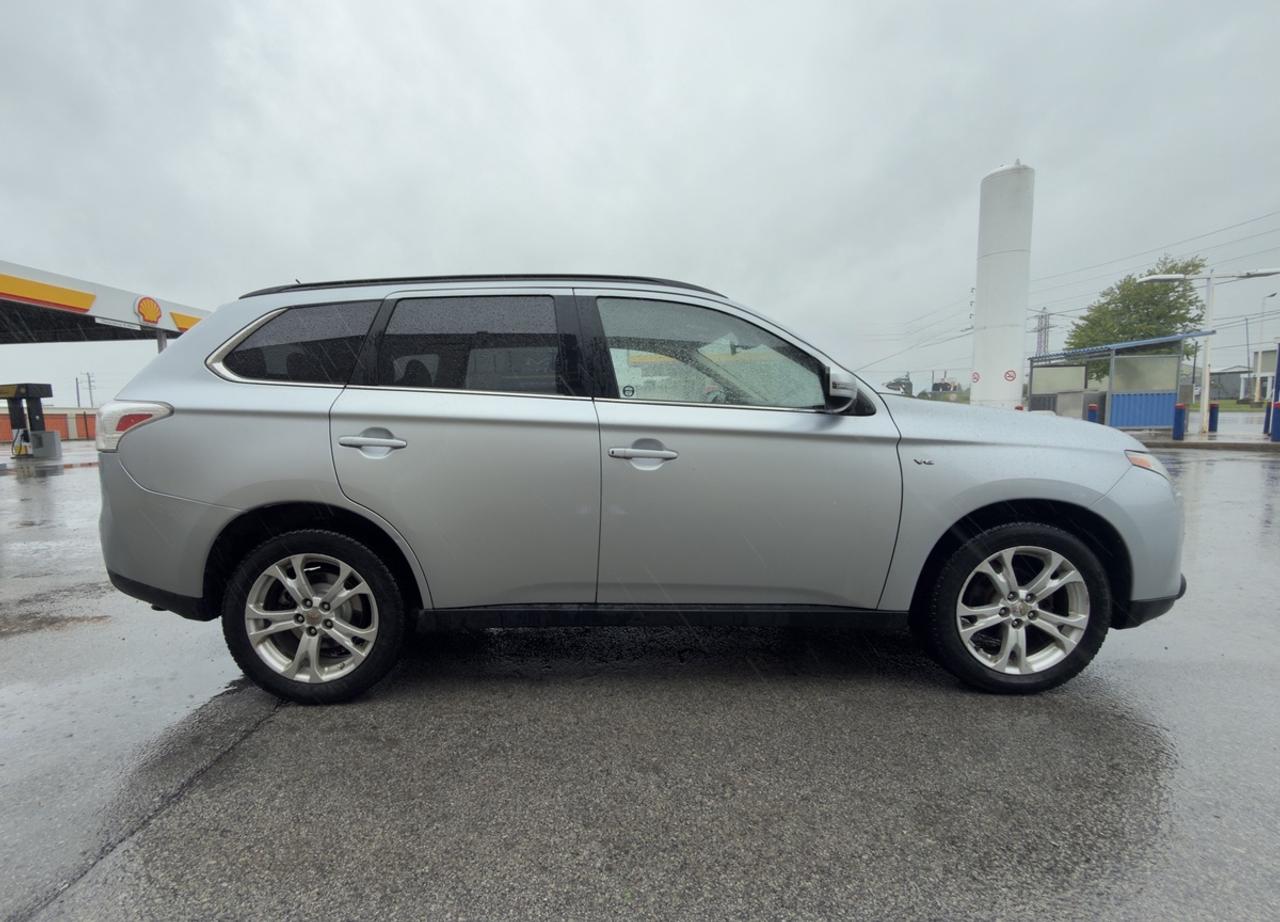 2014 Mitsubishi Outlander GT - NO ACCIDENTS Photo