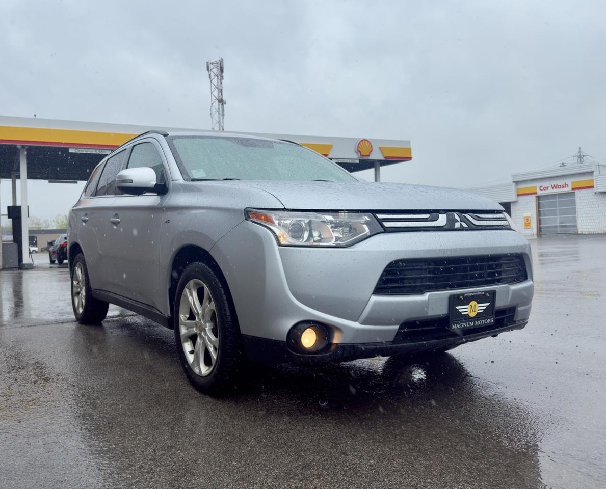2014 Mitsubishi Outlander GT - NO ACCIDENTS Photo