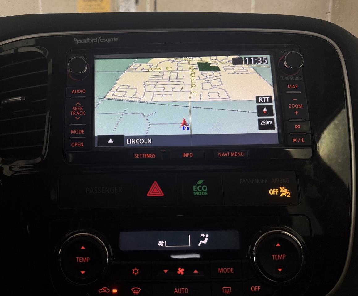 2014 Mitsubishi Outlander GT - NO ACCIDENTS Photo