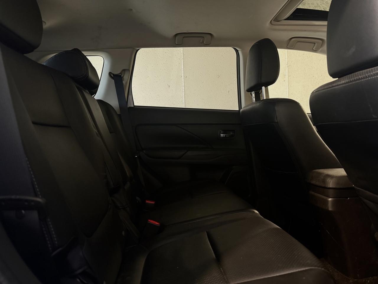 2014 Mitsubishi Outlander GT - NO ACCIDENTS Photo