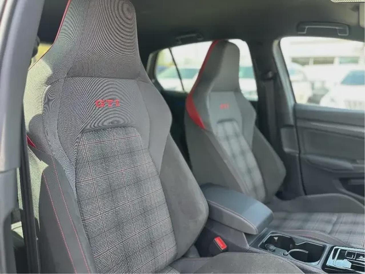 2024 Volkswagen Golf GTI S Photo