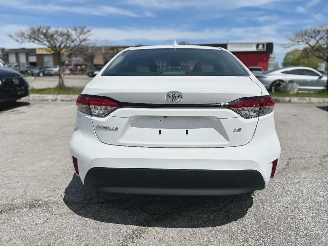 2025 Toyota Corolla LE Photo
