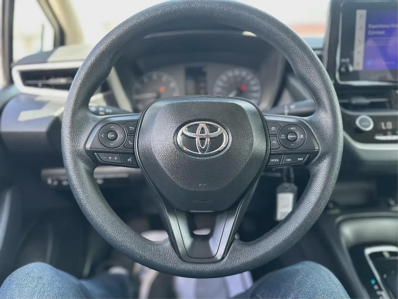 2025 Toyota Corolla LE Photo