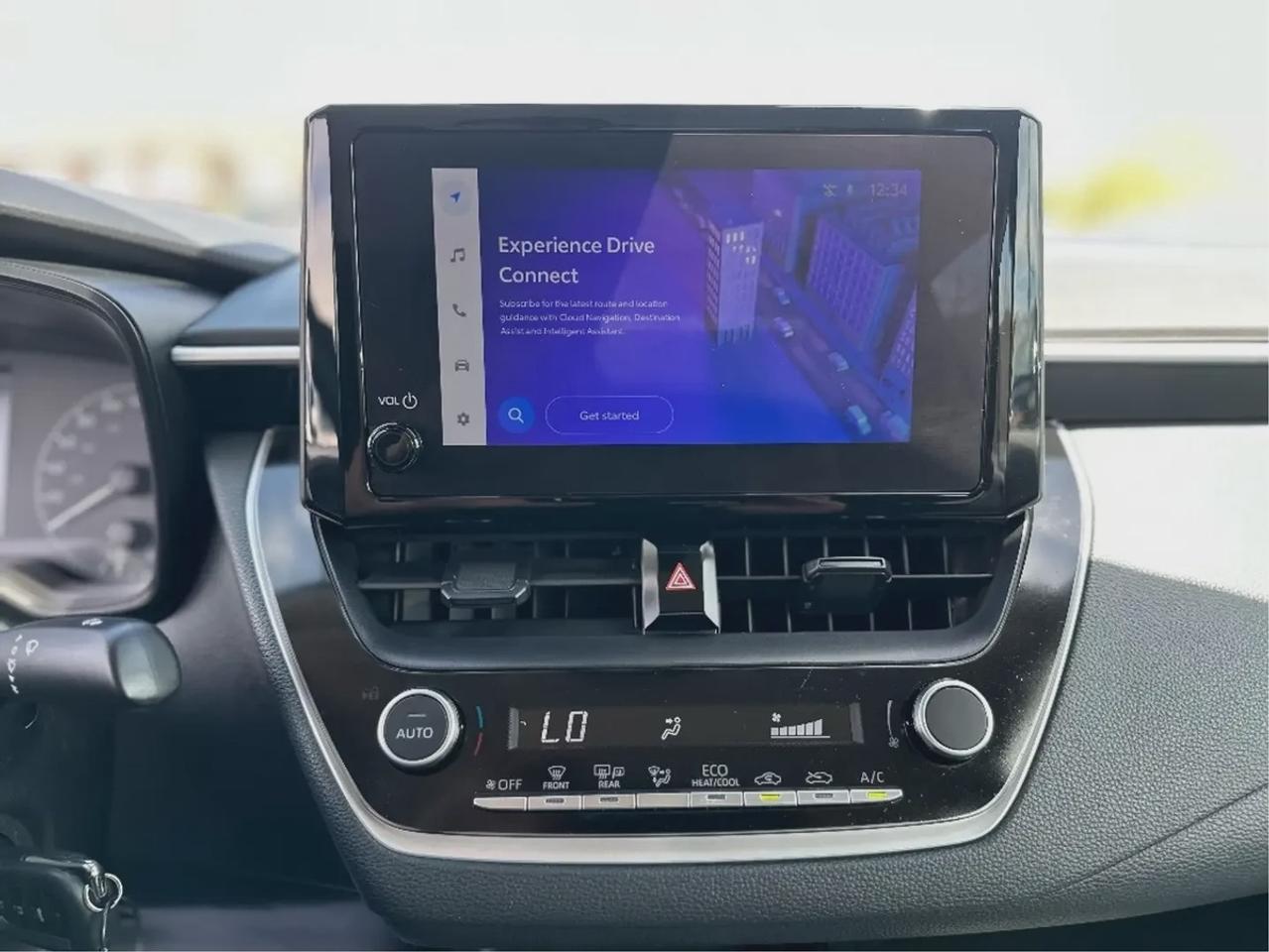 2025 Toyota Corolla LE Photo
