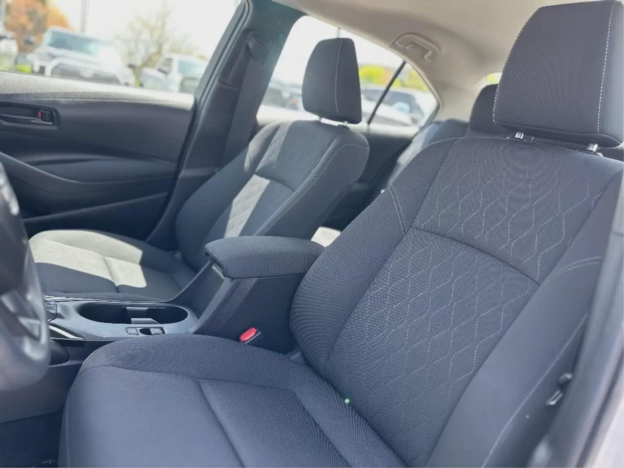 2025 Toyota Corolla LE Photo