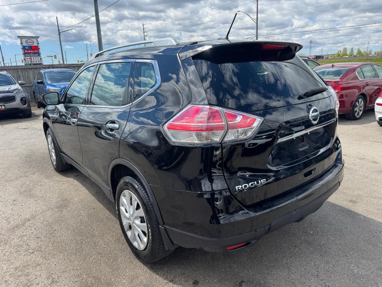 2015 Nissan Rogue S, AWD, 4 CYL, OILED, ONE OWNER, CERTIFIED Photo
