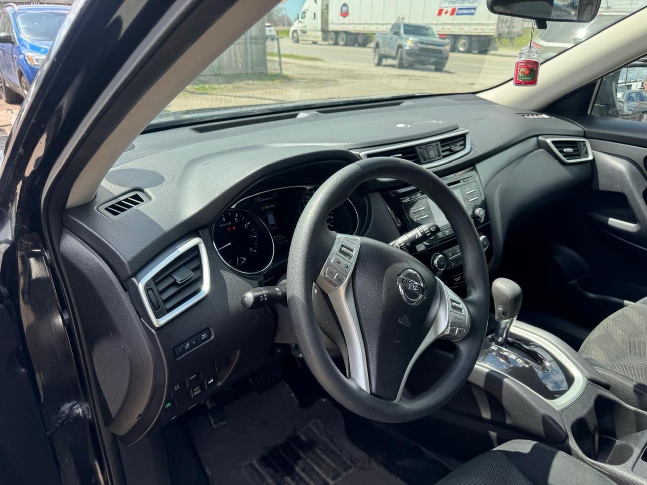 2015 Nissan Rogue S, AWD, 4 CYL, OILED, ONE OWNER, CERTIFIED Photo