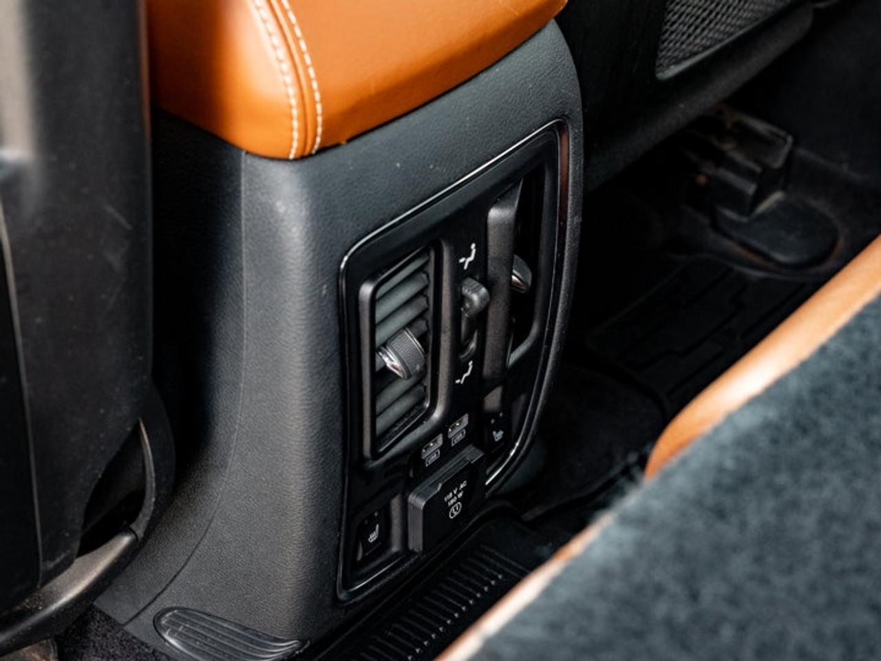 2016 Jeep Grand Cherokee SRT Photo