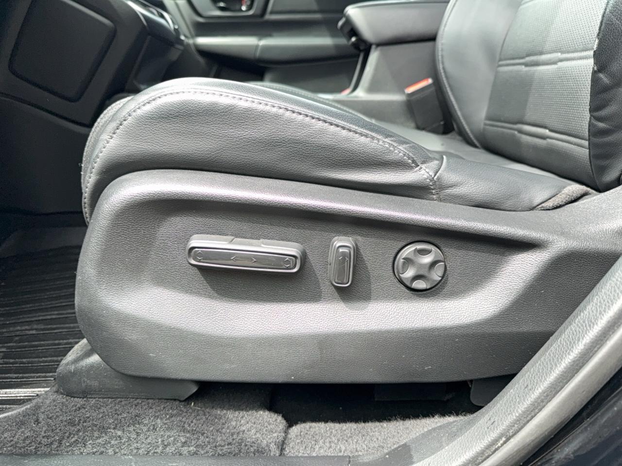 2021 Honda CR-V Touring Black Edition Photo