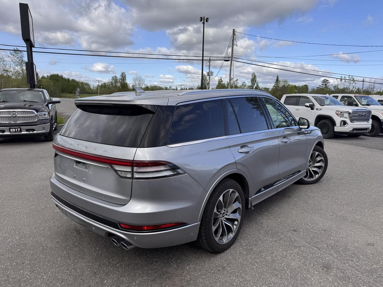 2020 Lincoln Aviator Grand Touring Photo4