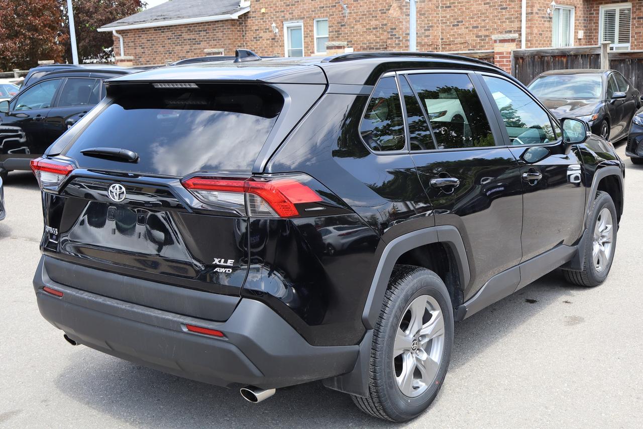 2025 Toyota RAV4 XLE Photo