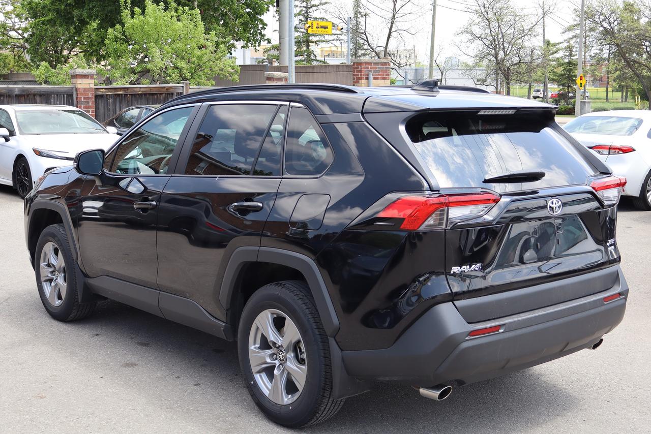 2025 Toyota RAV4 XLE Photo
