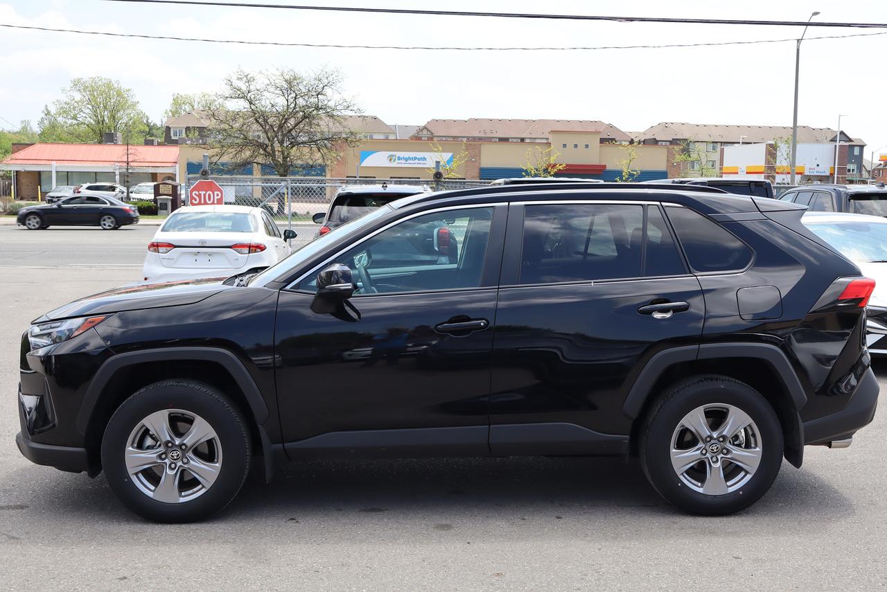 2025 Toyota RAV4 XLE Photo