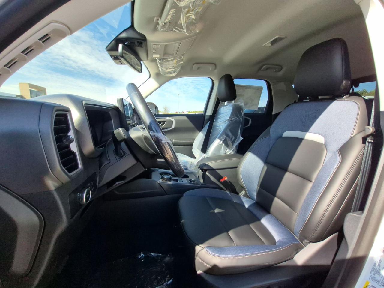 2026 Ford Bronco Sport OUTER BANKS, 360 DEGREE CAMERA, NAVIGATION Photo