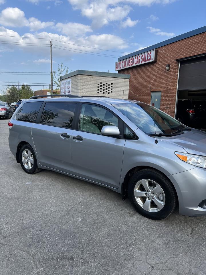 2013 Toyota Sienna V6 7 PASSENGER ALLOYS AC LOW KM Photo