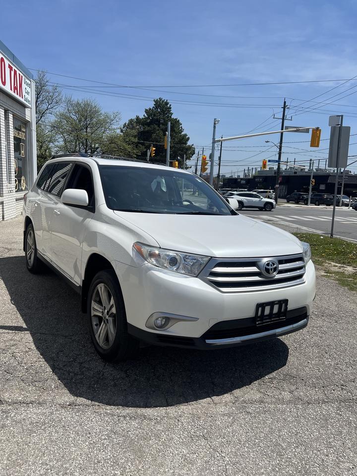2013 Toyota Highlander 4WD SUNROOF BACKUP CAMERA LEATHER Photo