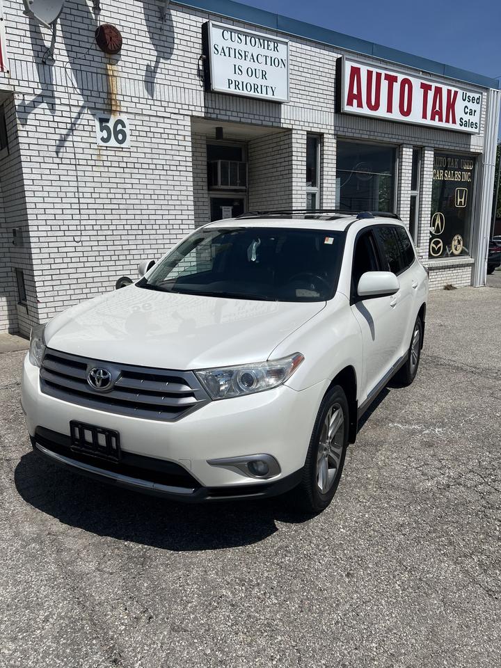 2013 Toyota Highlander 4WD SUNROOF BACKUP CAMERA LEATHER Photo