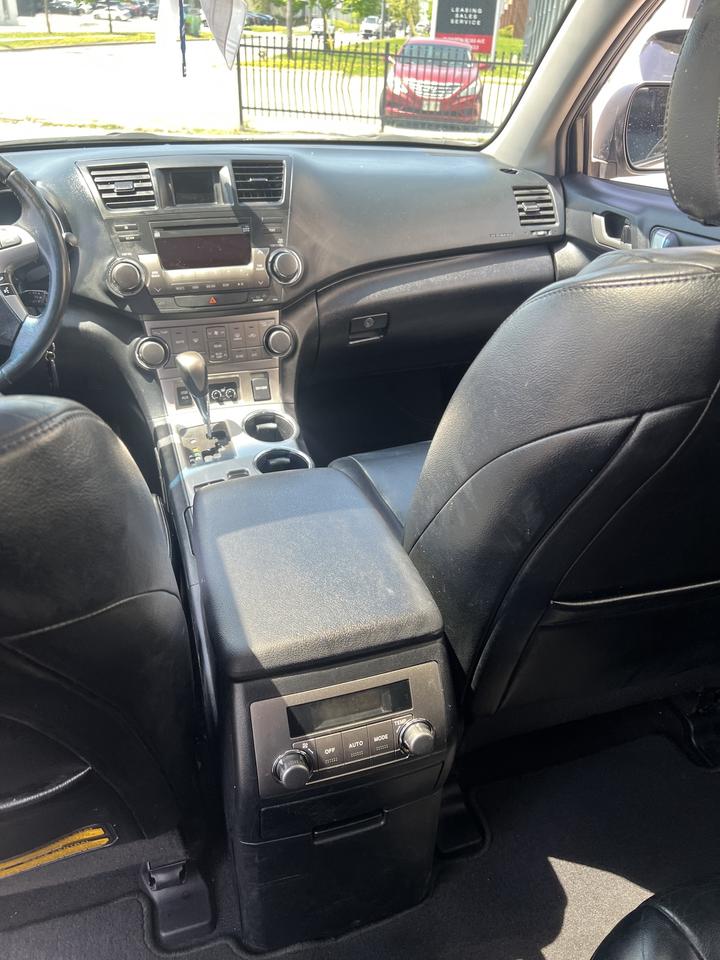 2013 Toyota Highlander 4WD SUNROOF BACKUP CAMERA LEATHER Photo