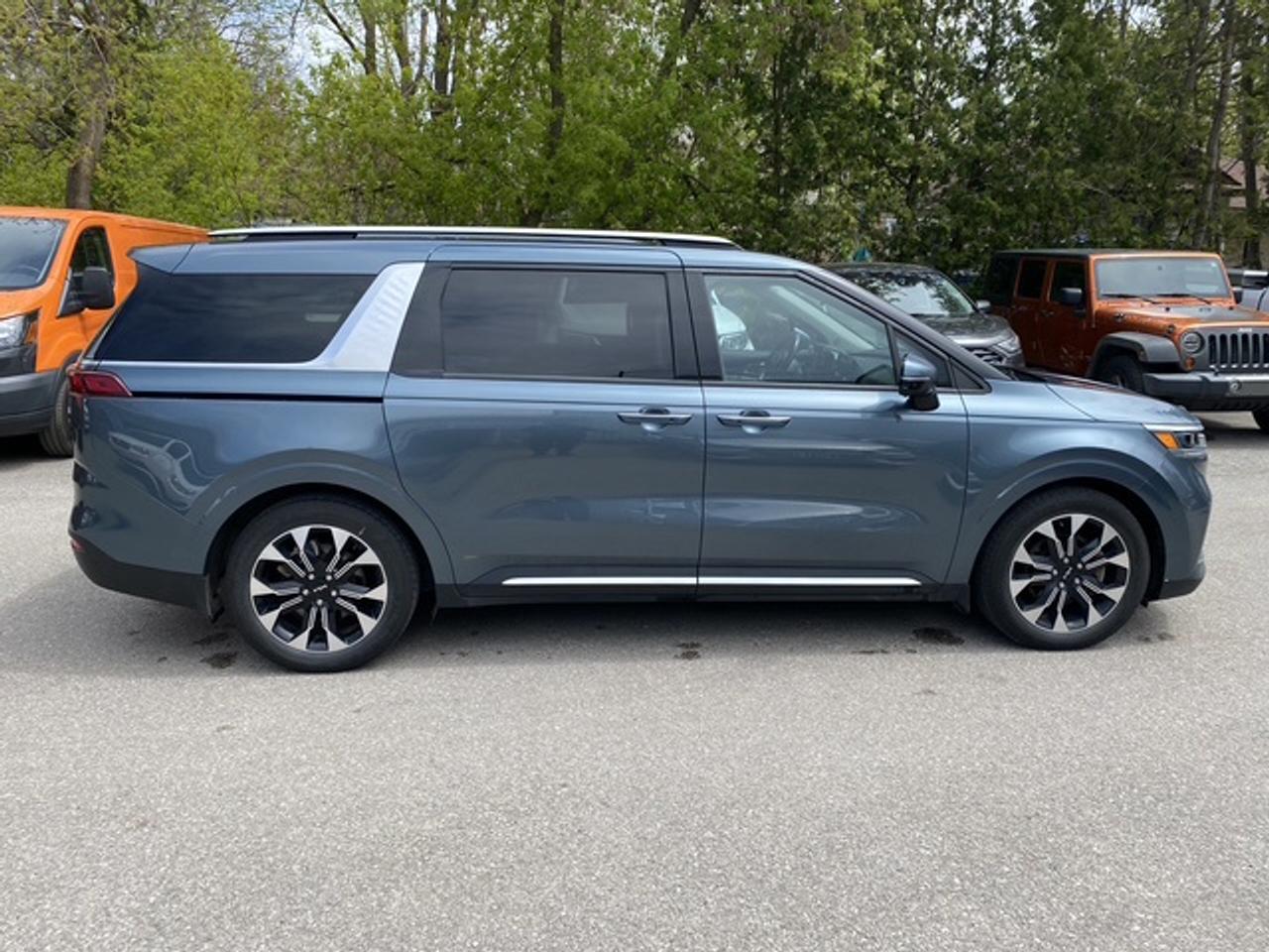 2022 Kia Carnival EX FWD Photo