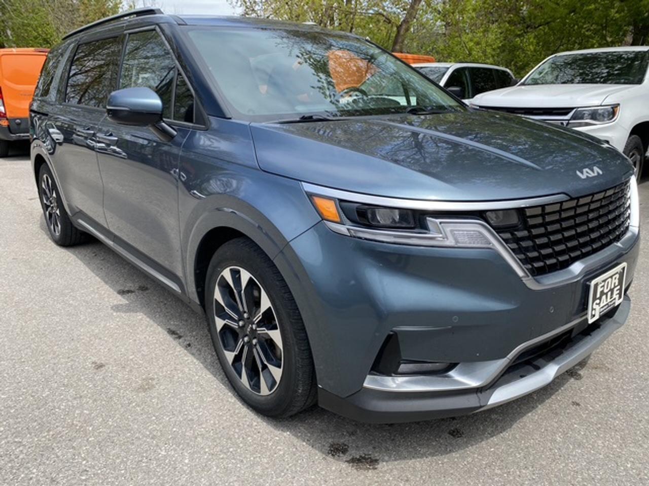 2022 Kia Carnival EX FWD Photo