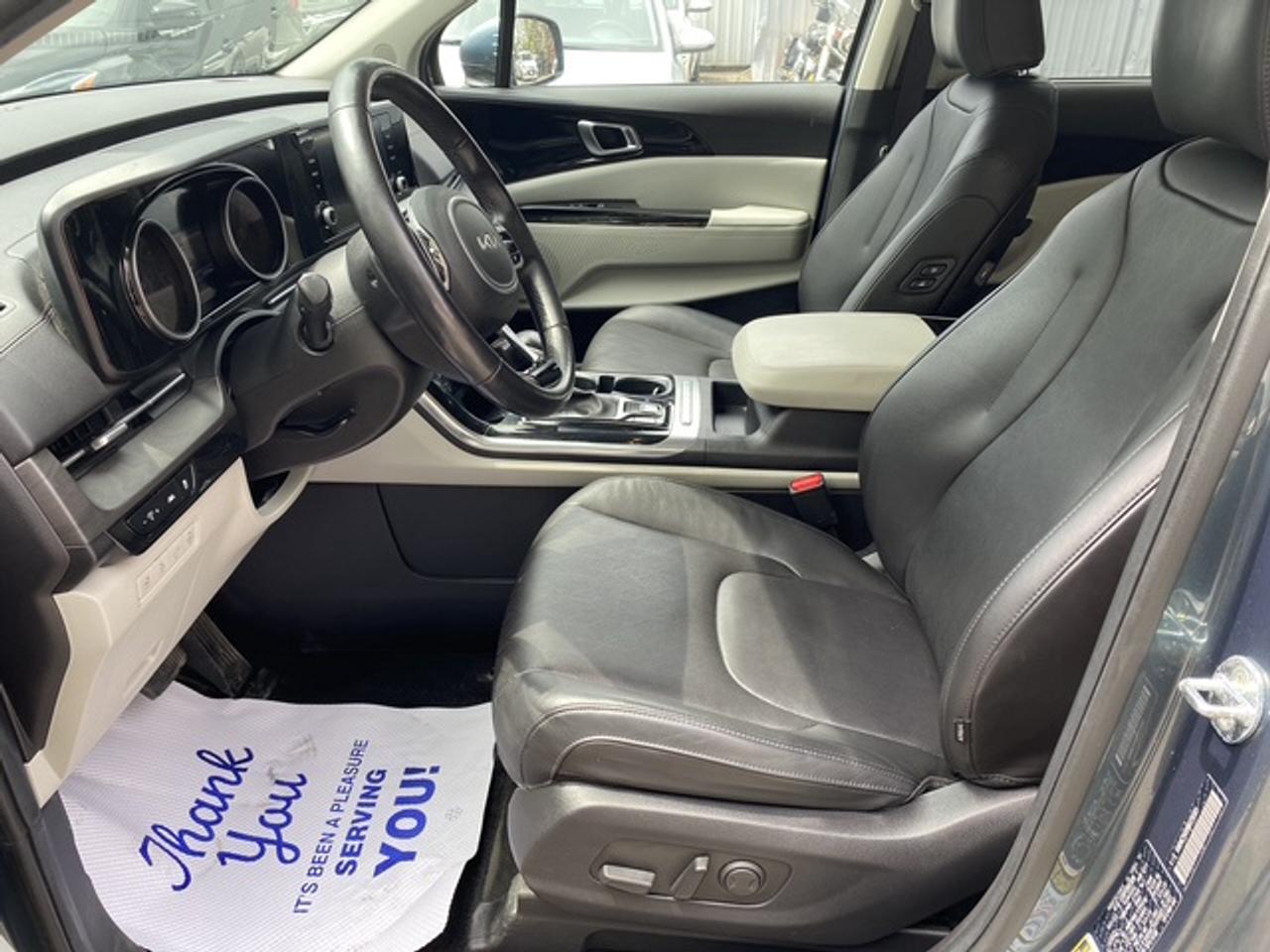 2022 Kia Carnival EX FWD Photo
