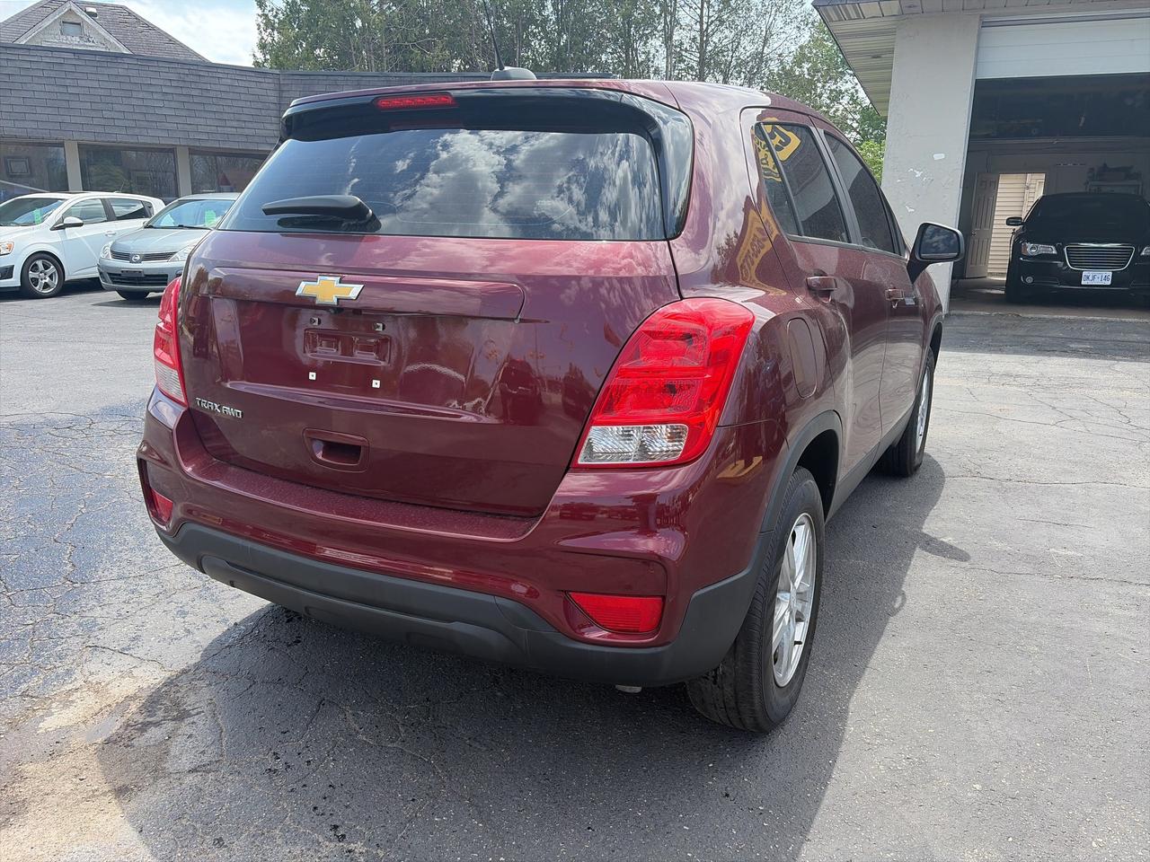 2017 Chevrolet Trax LS-AWD-CLEAN CARFAX Photo4