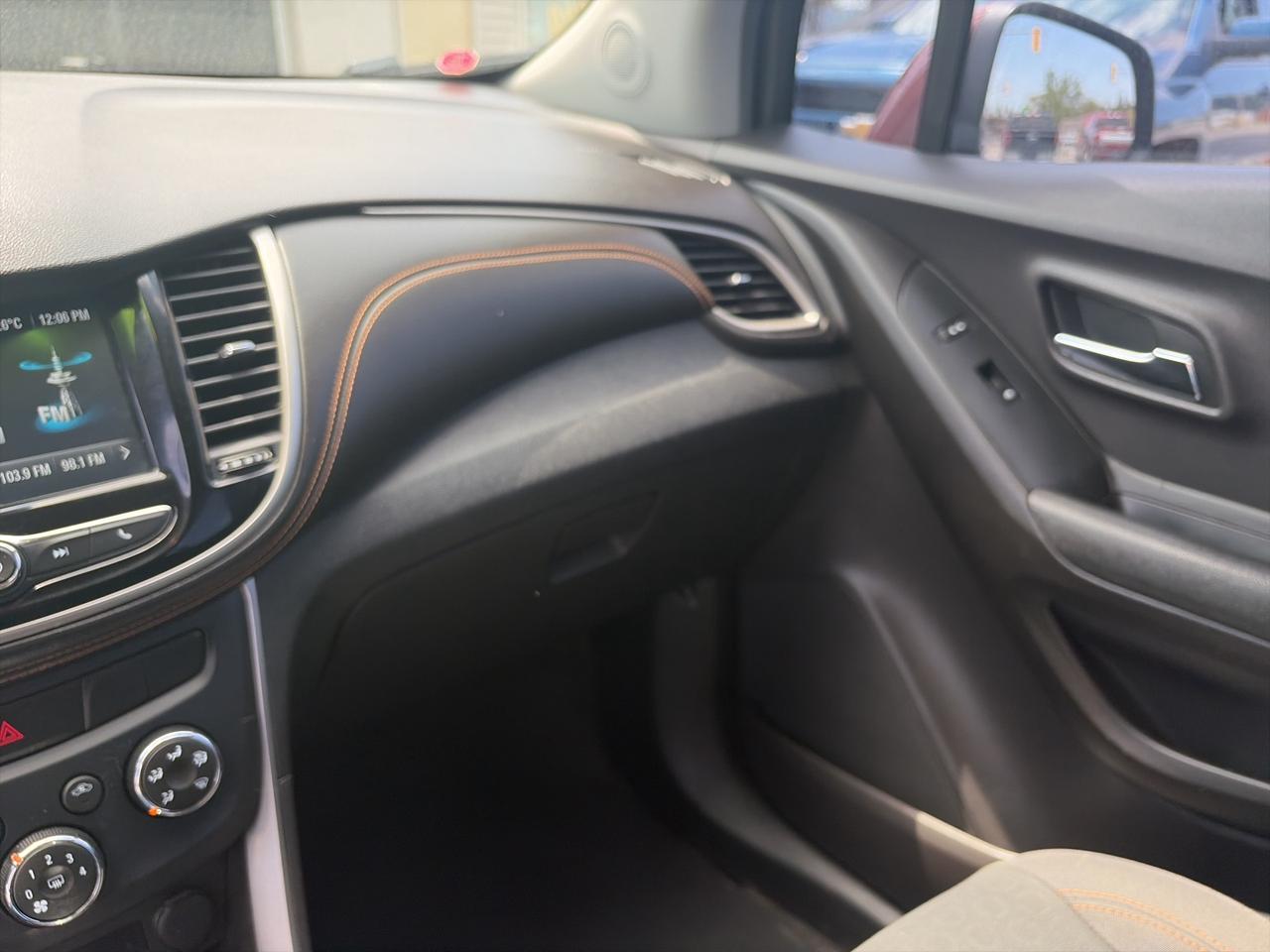 2017 Chevrolet Trax LS-AWD-CLEAN CARFAX Photo