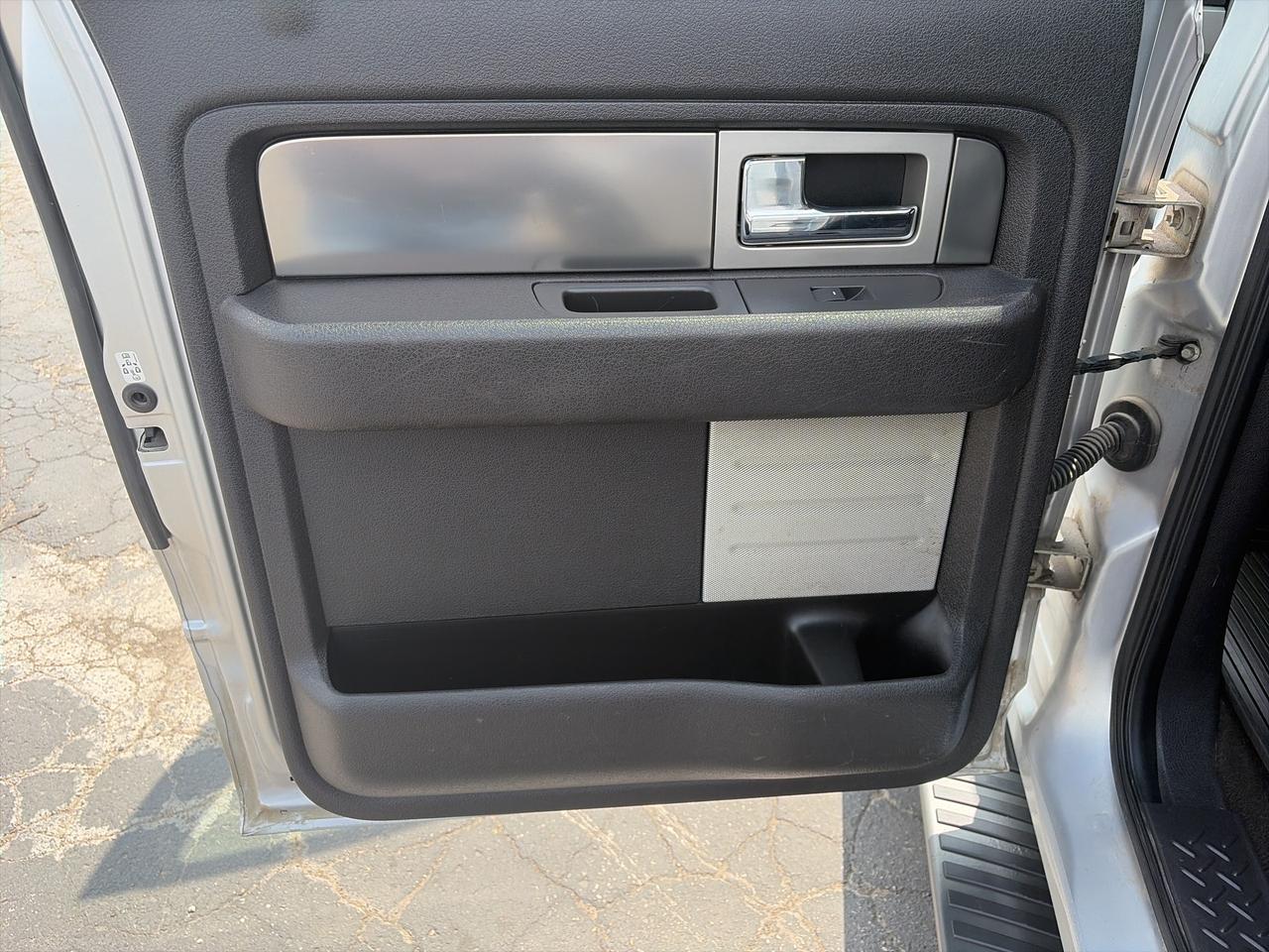 2014 Ford F-150 XLT-4X4-LEATHER-5.0L-V8 Photo
