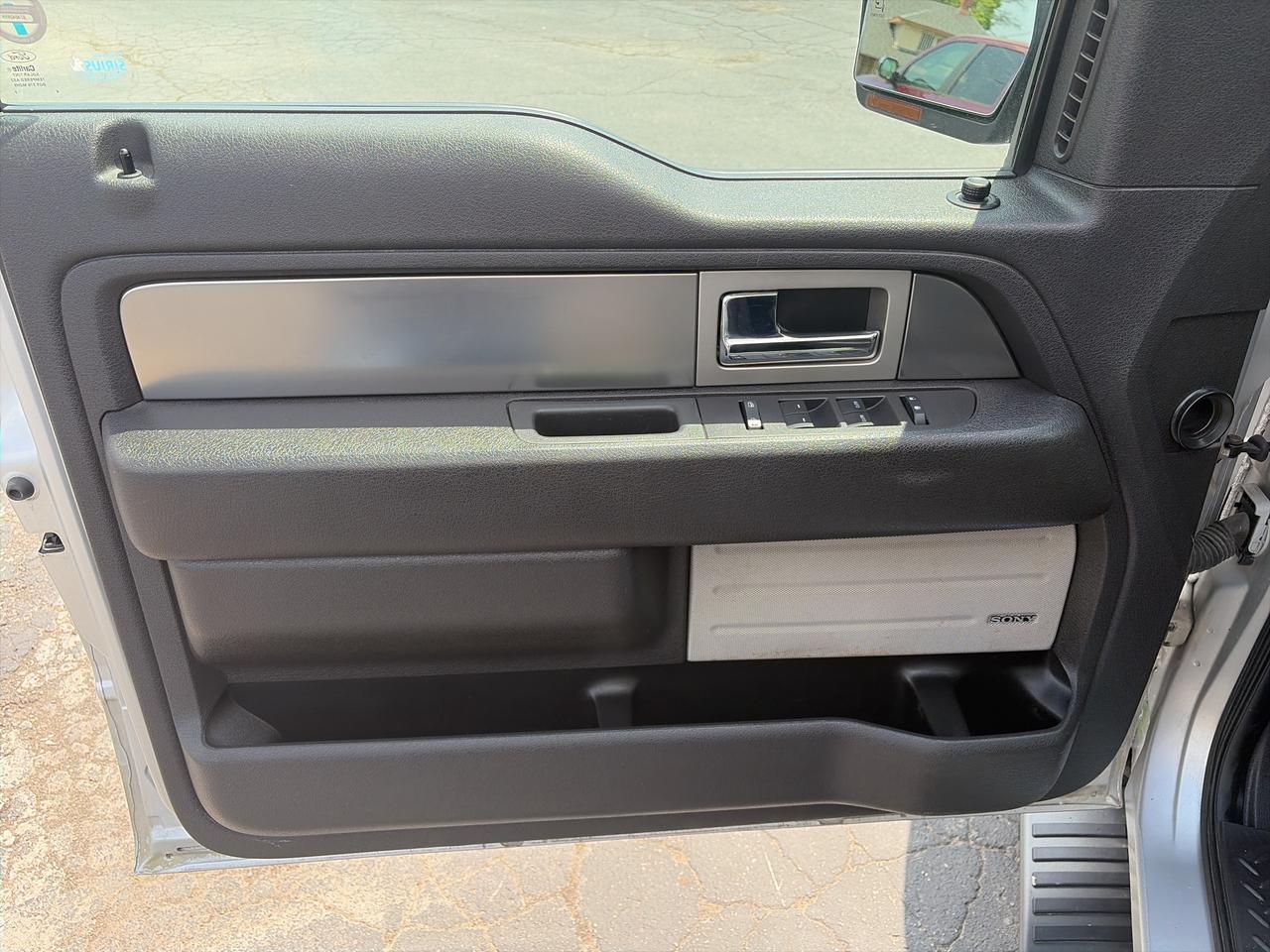 2014 Ford F-150 XLT-4X4-LEATHER-5.0L-V8 Photo