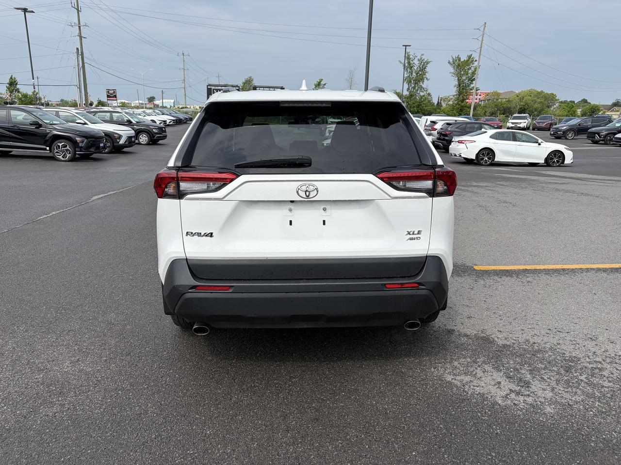 2022 Toyota RAV4 XLE AWD Photo