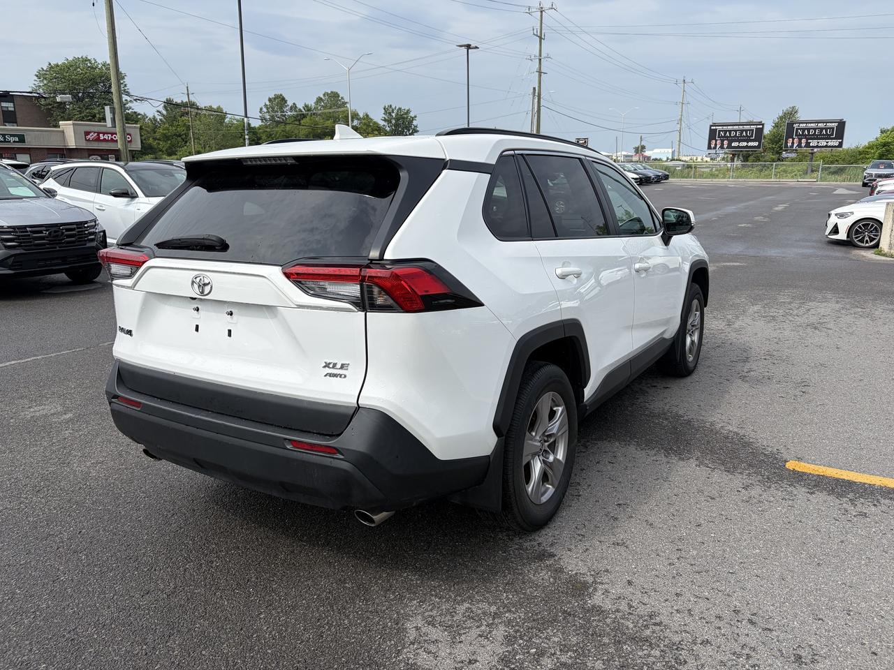 2022 Toyota RAV4 XLE AWD Photo