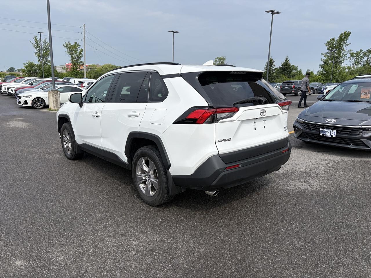 2022 Toyota RAV4 XLE AWD Photo