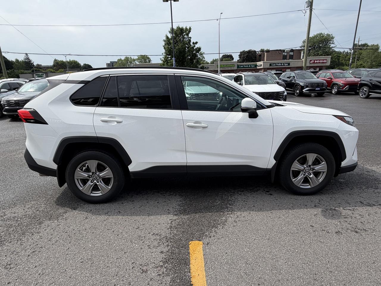 2022 Toyota RAV4 XLE AWD Photo